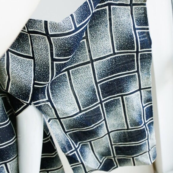 Vintage Lighweight Geometric Print  Kimono - Picture 9 of 9